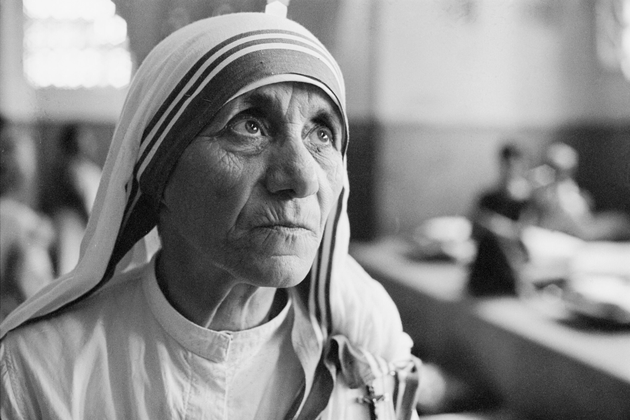 Mother Teresa Biography: A Saintly Lifetime Journey of Goodness and Compassion – Born 1910
